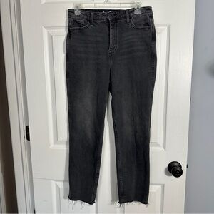 Hollister Ultra High Rise Mom Jean, waist 28, vintage stretch, black, ankle
